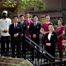 藍(lán)光進(jìn)化論 以“兩只手”卡位現(xiàn)代服務(wù)業(yè)，物業(yè)管理?yè)尀┤f(wàn)億級(jí)藍(lán)海市場(chǎng)